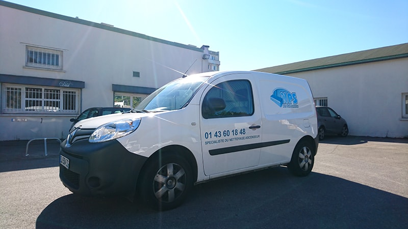 Véhicule d'intervention Net Plus Services